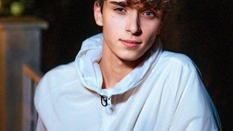 18 tuổi kiếm triệu USD nhờ 